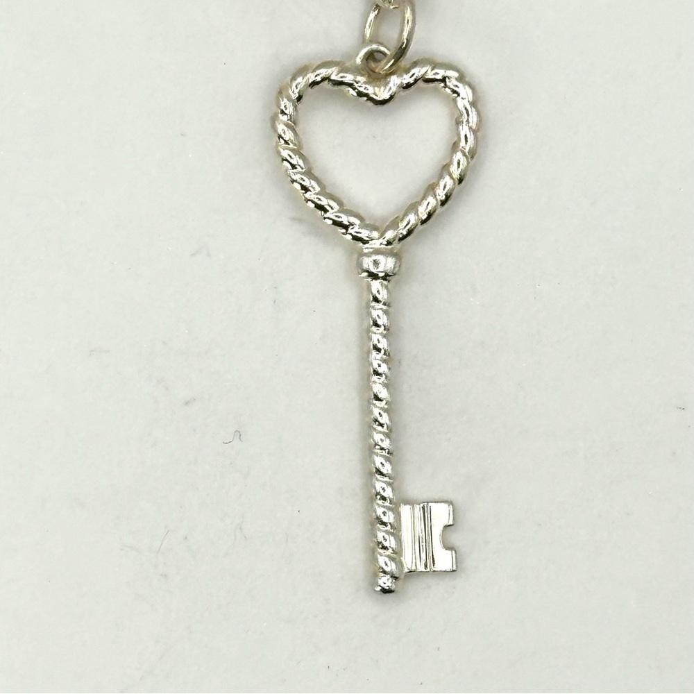 Tiffany & Co RETIRED Heart Key Pendant Necklace - Picture 3 of 9